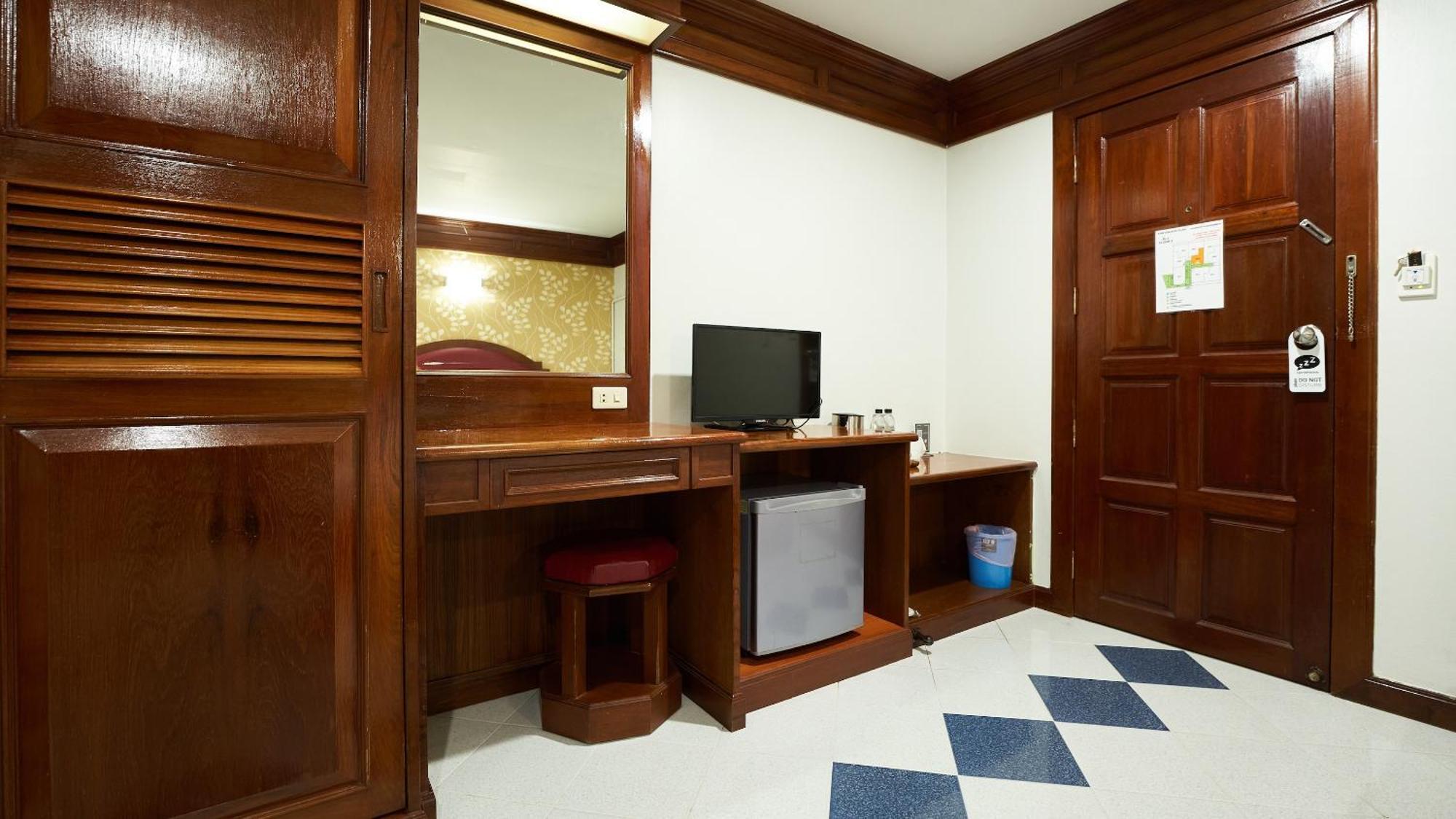 Lime Hotel Patong Room photo