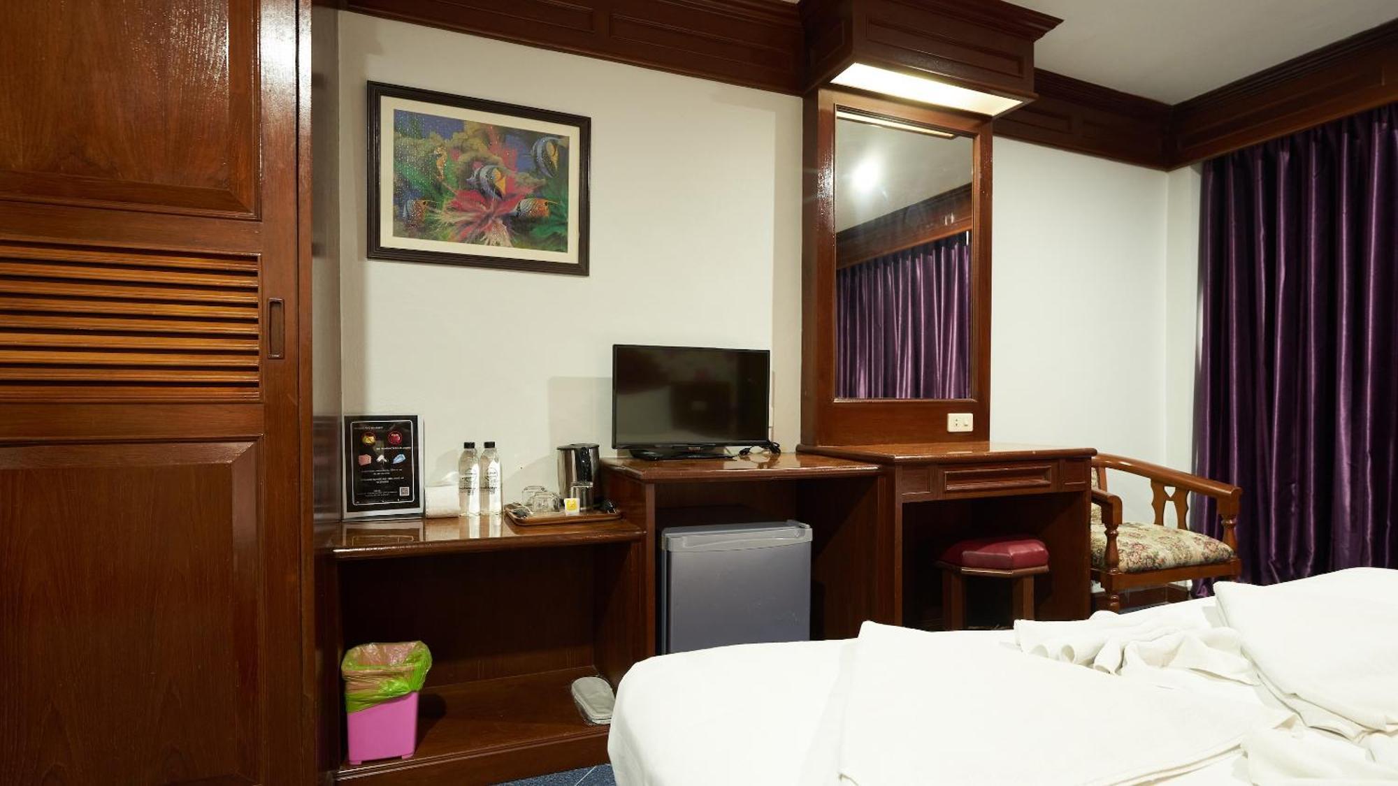 Lime Hotel Patong Room photo
