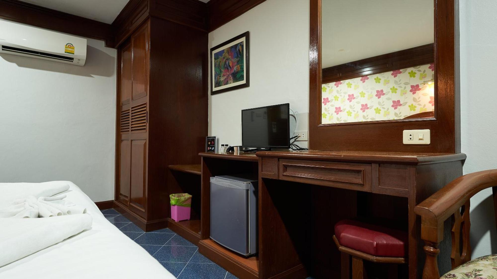 Lime Hotel Patong Room photo