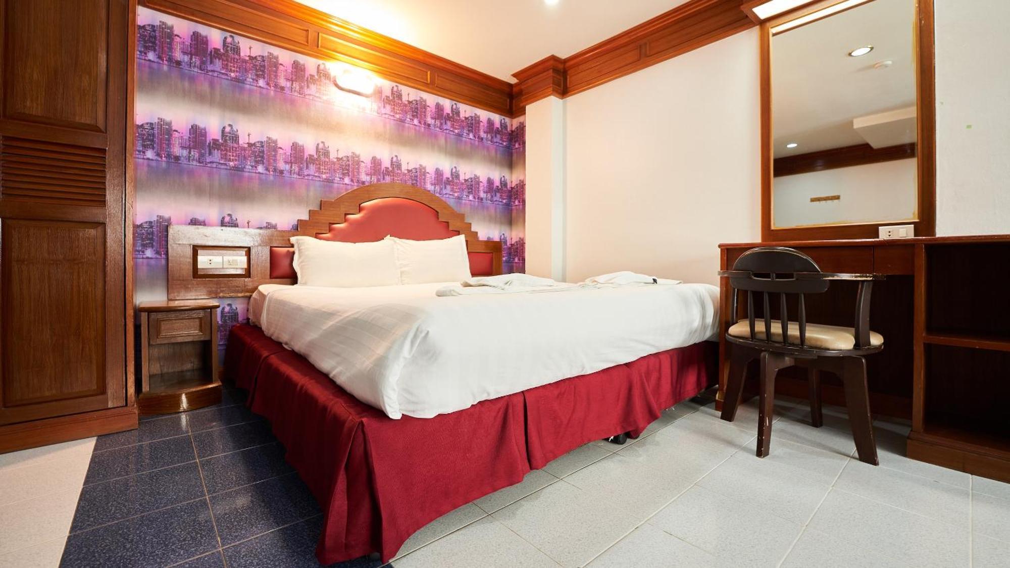Lime Hotel Patong Room photo