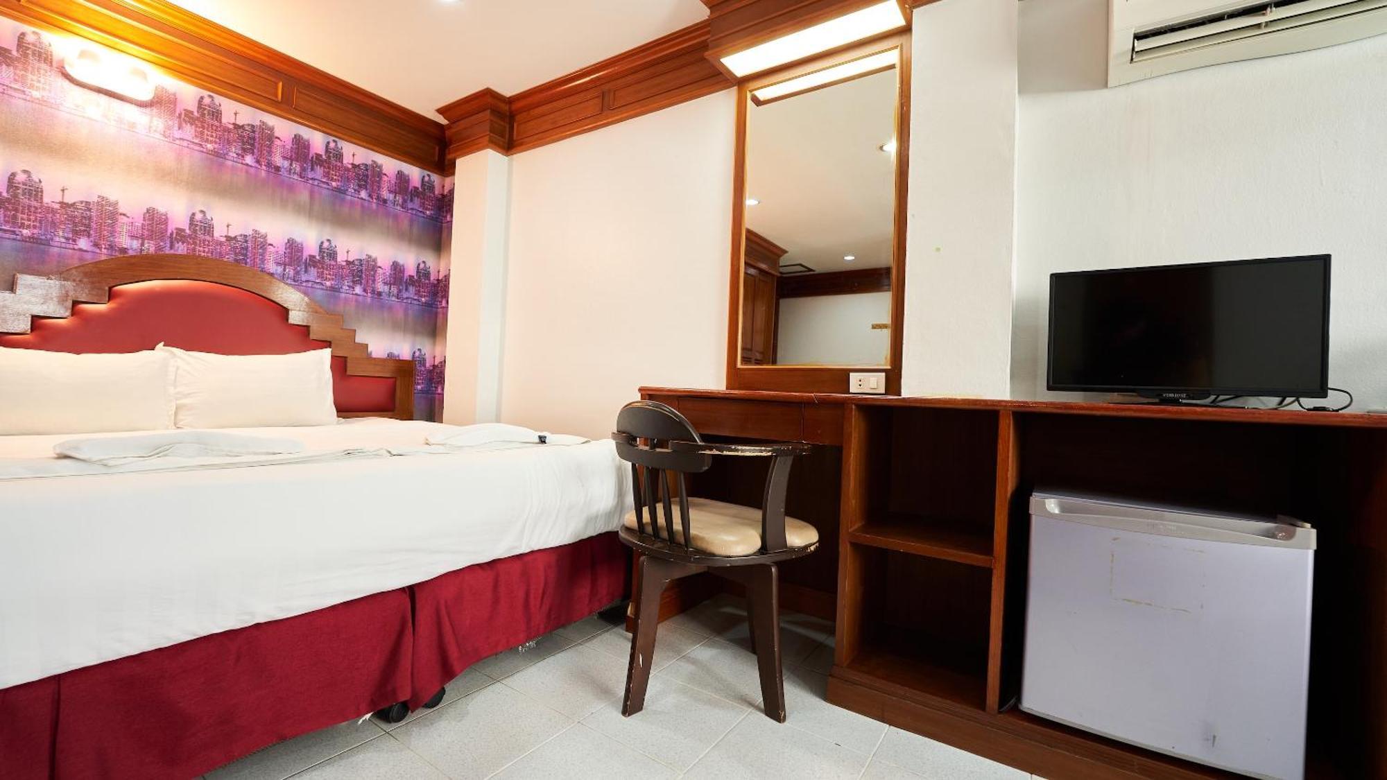 Lime Hotel Patong Room photo