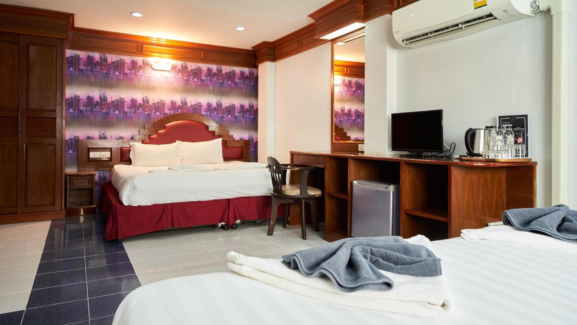 Lime Hotel Patong Room photo