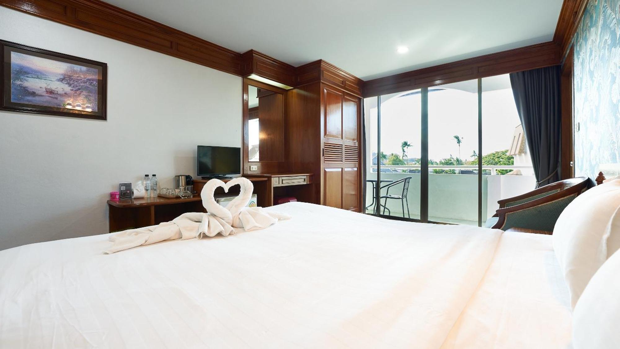 Lime Hotel Patong Room photo