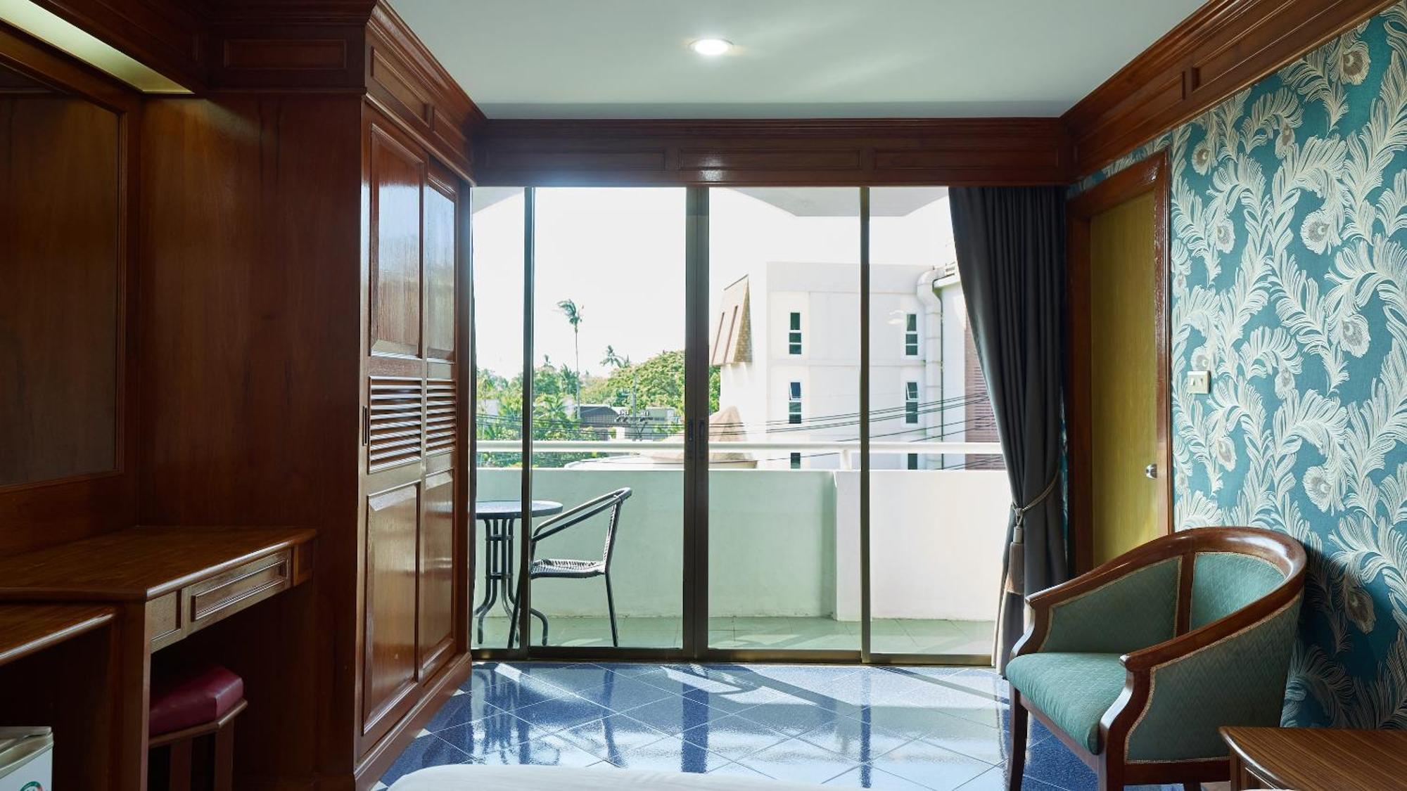 Lime Hotel Patong Room photo