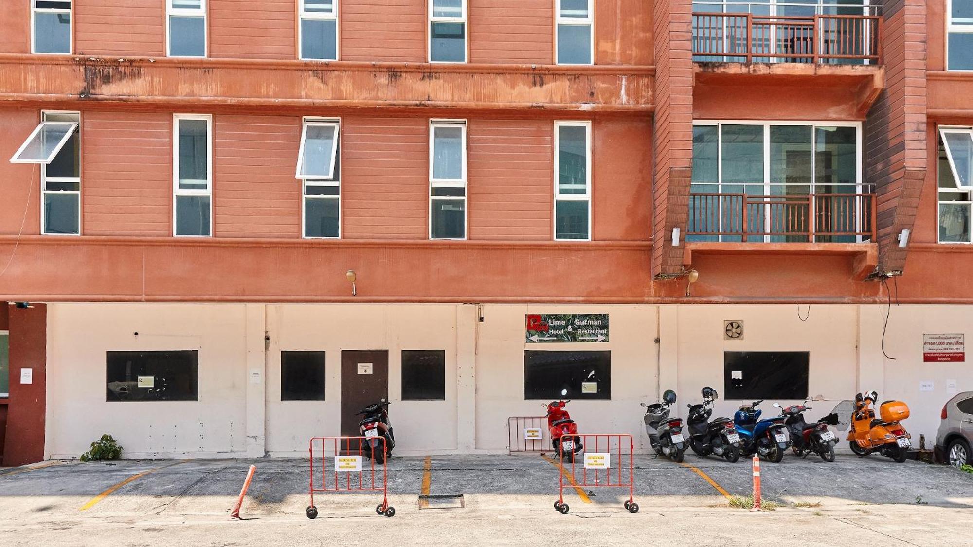 Lime Hotel Patong Exterior photo