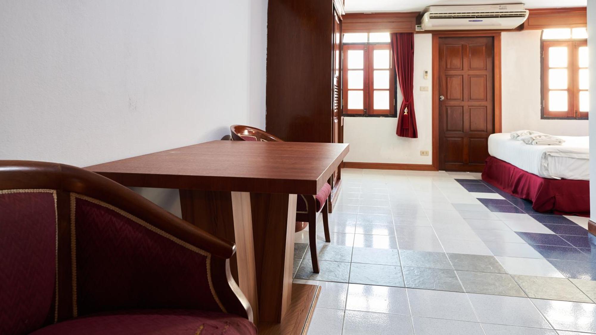 Lime Hotel Patong Room photo